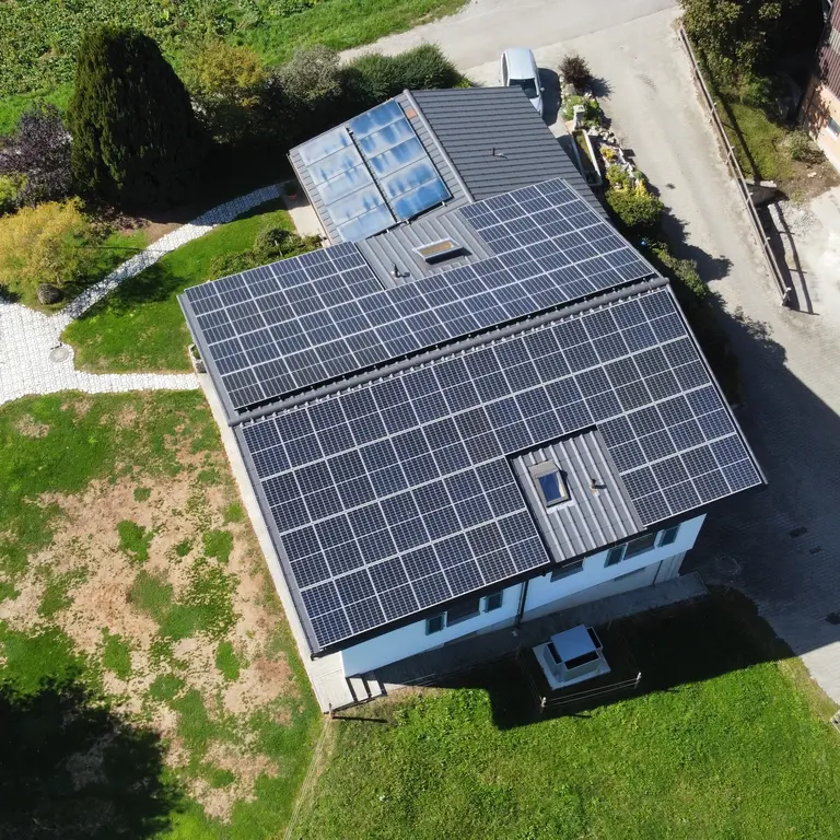 photovoltaikanlage_auf_einfamilienhaus